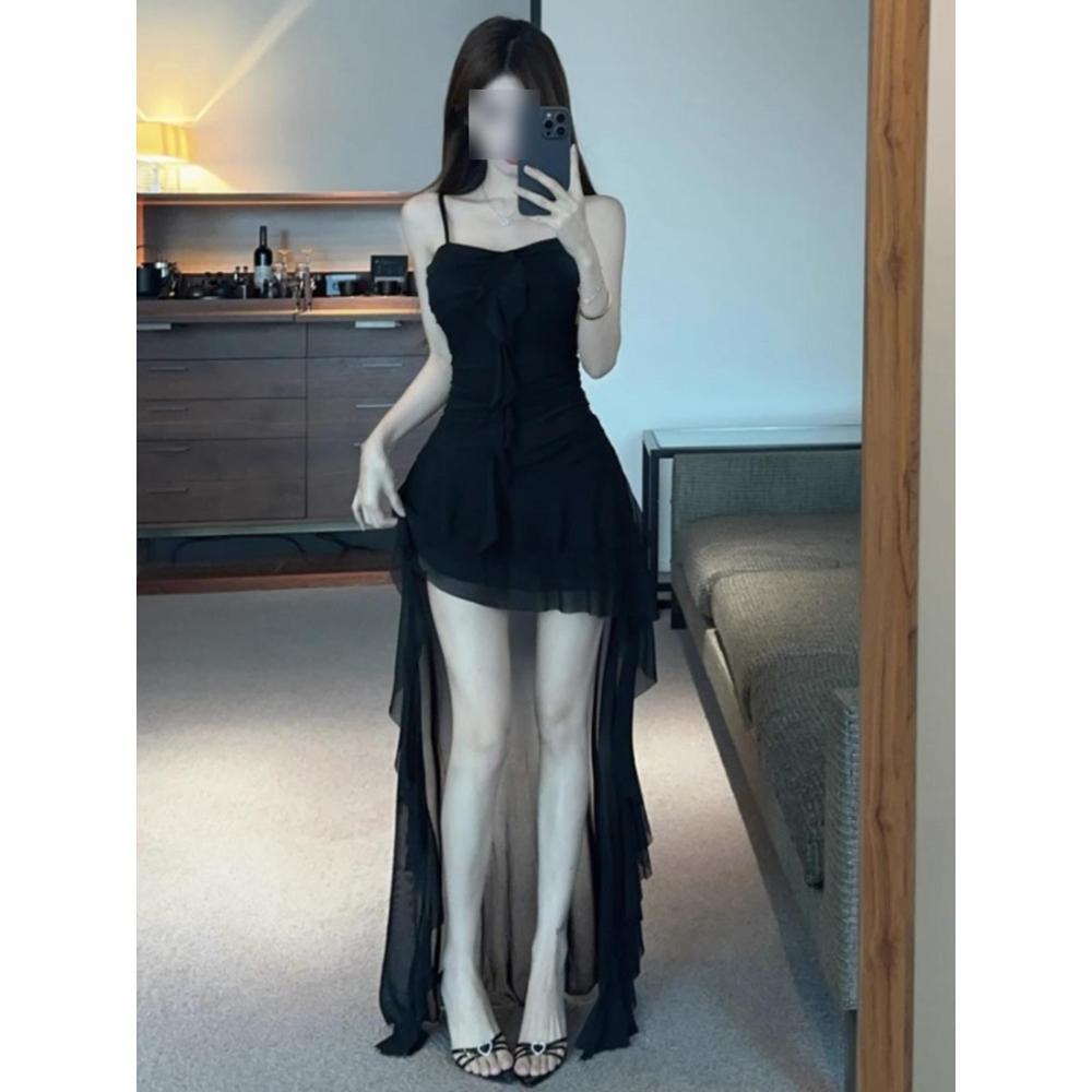 

Черное платье на подтяжках женское летнее асимметричное тонкое короткое платье нишевое с оборками на талии S- (can be worn within 45kg) чёрный