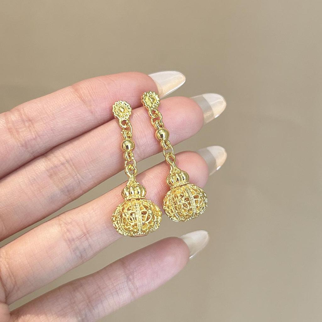 Retro Geometric Rhinestone & Pearl Drop Earrings – Luxurious, Statement Design