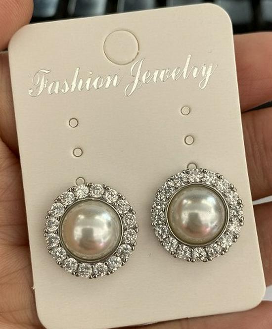 

Стильный клипс для ушей без прокола с цирконом и жемчугом серебряный