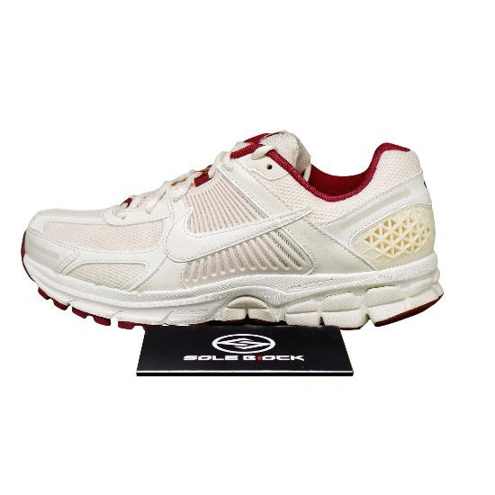 

Nike Air Zoom Vomero 5 День Святого Валентина HF0737-111 Женские размеры EU 35.5 красный/белый