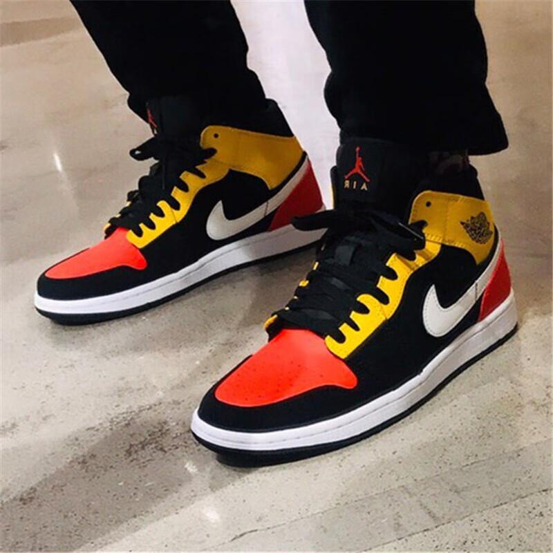 Ny Jordan 1 Mid Svart Amarillo Team Orange GS BQ6931-087