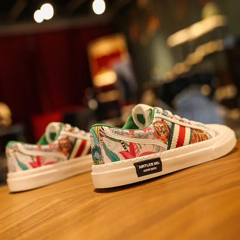 Men Sneakers European Shoes for Men Leather Casual Shoes Street Luxury Tiger Print Flats Skateboard Shoes Man Fashion