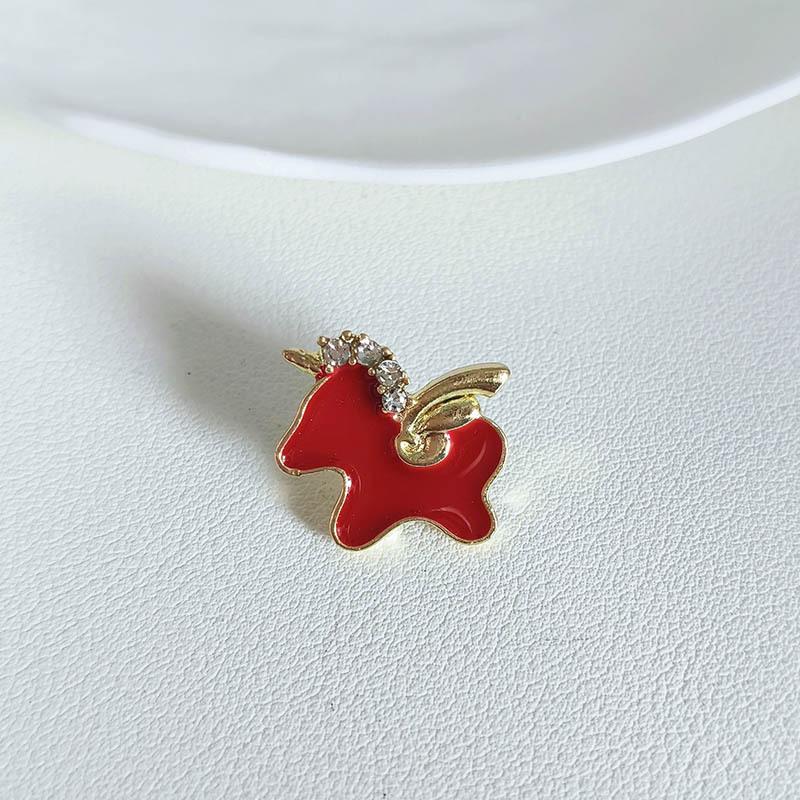 Fashion New Year Red Pony Brooch Exquisite Zodiac Horse Brooch Pin For Women Men Temperament Suit Lapel Corsage Accessory Gift