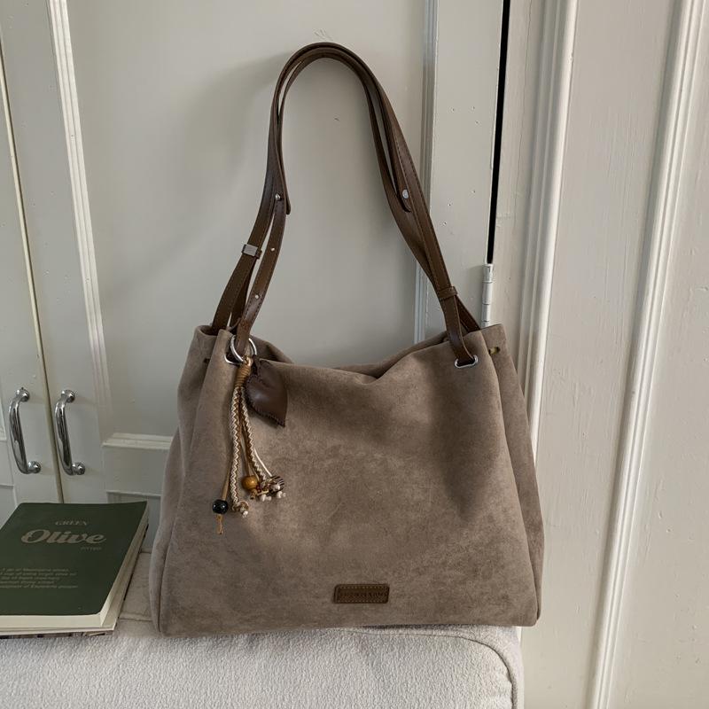 2025 Осень/Зима Большая Вместимость Ретро Матовая Женская Универсальная Сумка Тоут через Плечо