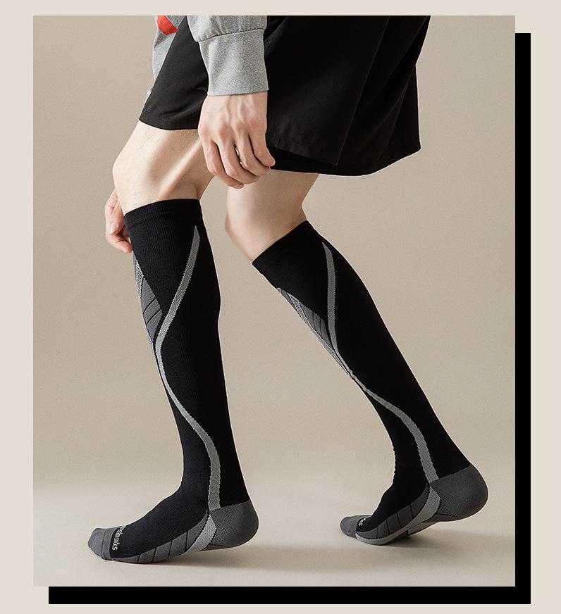 Kniehohe Sport-Kompressionssocken: Bequeme Druckunterstützung für das Laufen