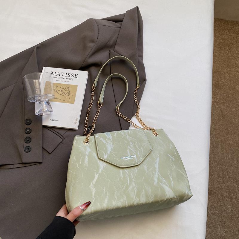 Premium chain bag women's new large-capacity tote bag fashionable commuter shoulder messenger bag