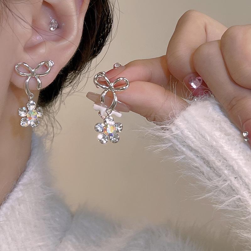 S925 Silber Blumenperlenohrringe - Eleganter und luxuriöser Damenschmuck