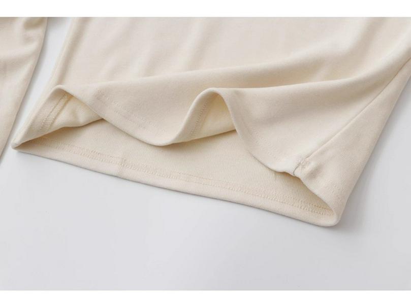 Lace Pearl High Collar T-shirt: Slimming Long-Sleeve Top for Tall Individuals - Perfect for Autumn/Winter