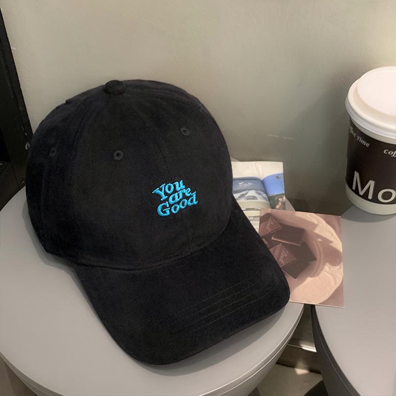 Женская бейсболка в корейском стиле с ретро-надписью - Солнцезащитная шляпа с изогнутым козырьком для маленького лица One Size чёрный
