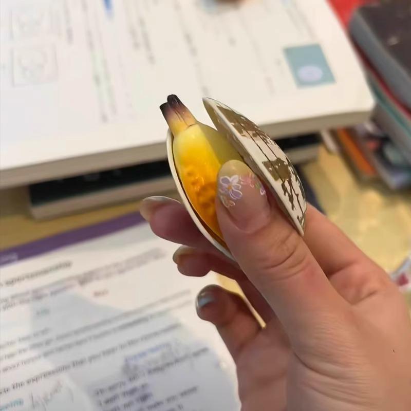 Clam Shell Water Gun: Funny Prank Toy for Simulation and Stress Relief