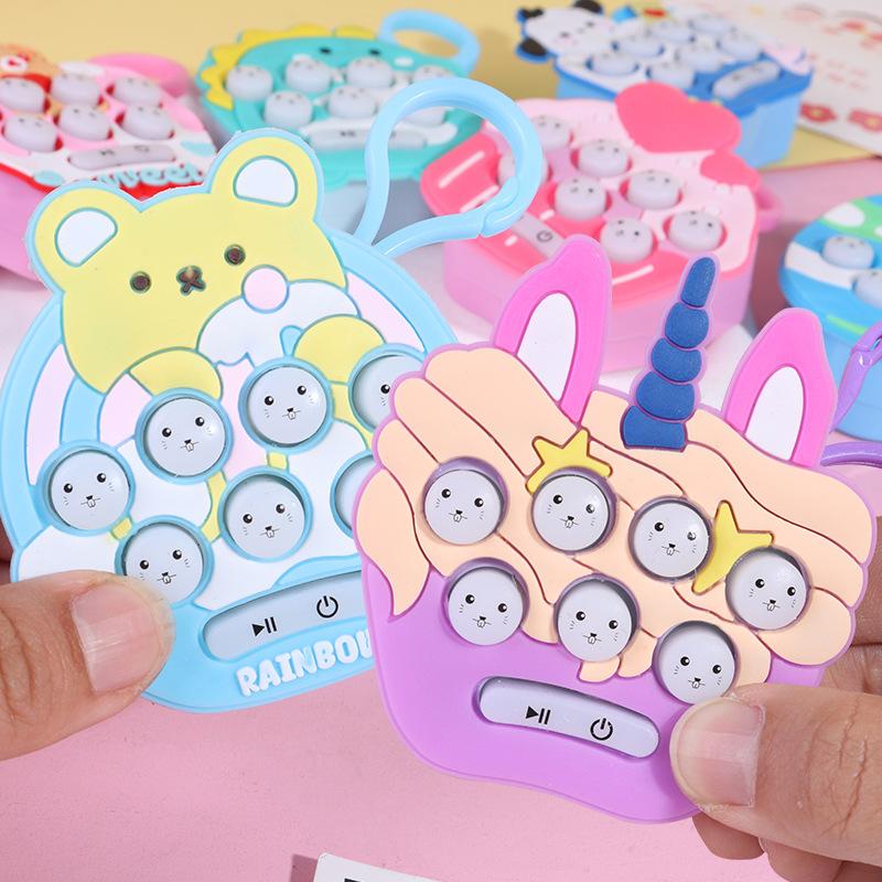 1 Stück Cartoon niedliche Handheld Whack-a-Mole Maschine Puzzle Pass Kinderspielmaschine Dekompressionsartefakt Mini kleines Spielzeug