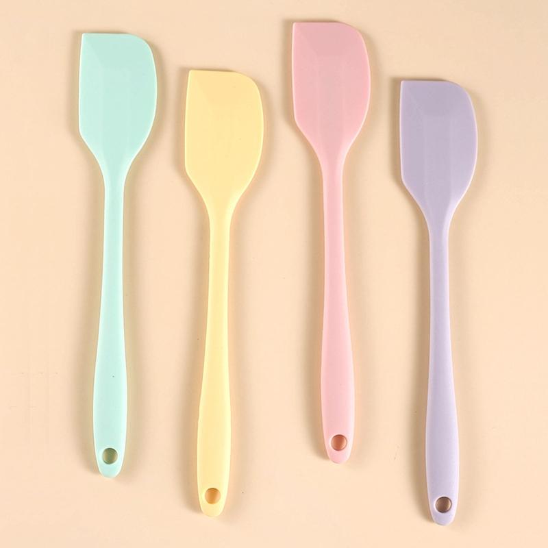 Food Grade Premium Scraper Dishwasher Safe BPA Free Easy to Clean and Storage Kitchen Baking Accessories Durable Tools