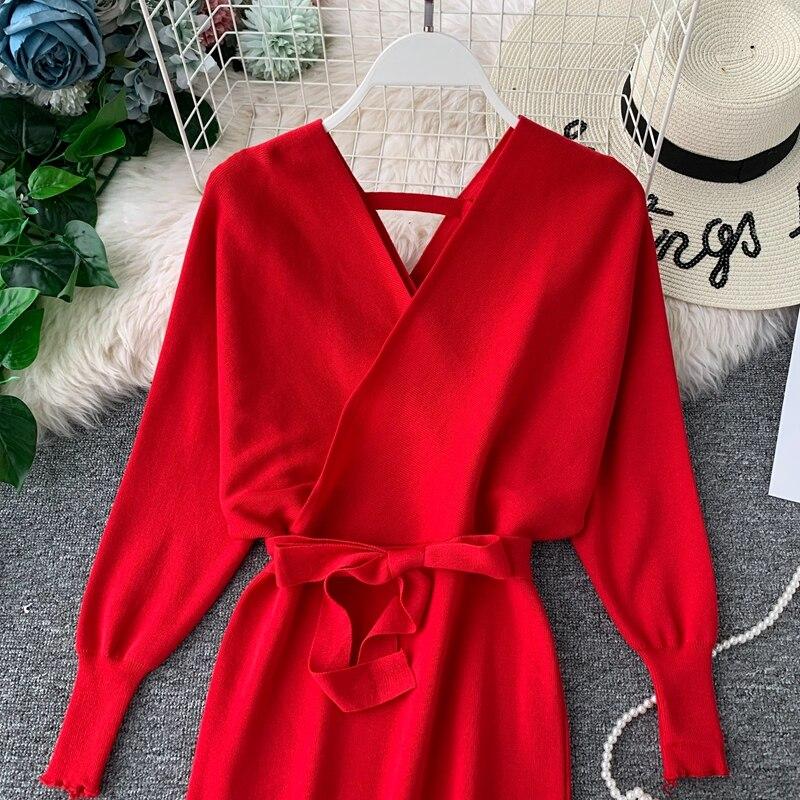 Autumn and Winter New Korean Version of Retro Slimming Knit Buttock Dress