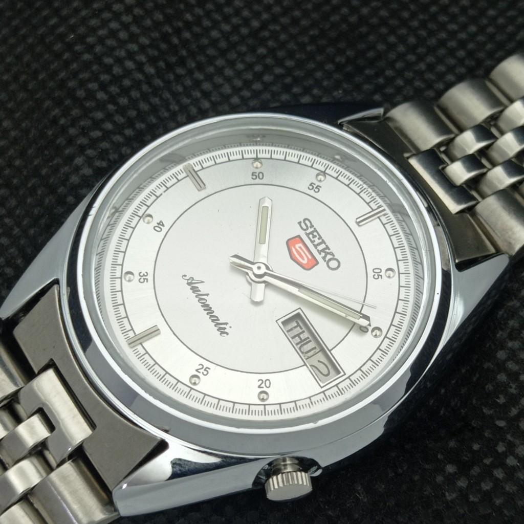 REFURBISHED VINTAGE SEIKO 5 AUTOMATIC JAPAN MENS D/D SILVER WATCH 593a-a311253-2 SKU593a-a311253