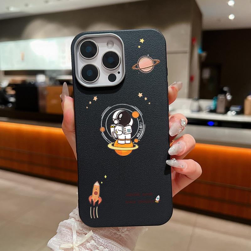 

Мультяшный Астронавт Кожаная Текстура Мягкий Чехол для iPhone 16 15 14 Pro Max 15 Plus 13 12 Pro Max 11 Ударопрочный Силиконовый Чехол для Телефона iPhone 13