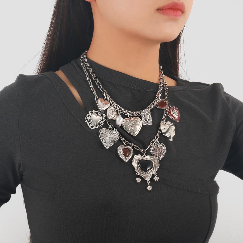 Ladies' Retro Love Pendant Necklace