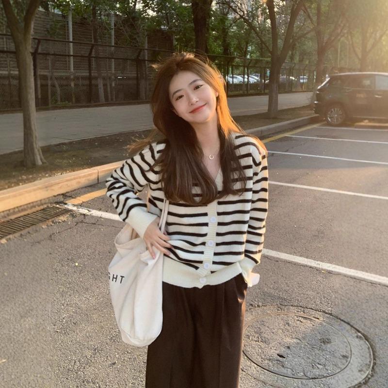 Striped v-neck knitted cardigan small coat women's autumn and winter loose outer sweater lazy retro long-sleeved top