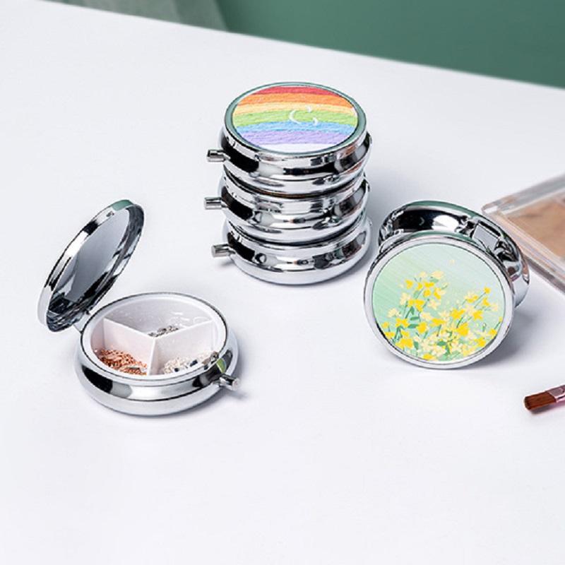 Flower Printed Metal Medicine Box, Circular Three Compartment Storage, Portable Travel Pill Box, Keychain