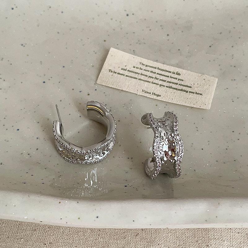 High-End C-Shaped Diamond Stud Earrings: Trendy, Luxurious, Versatile for Women