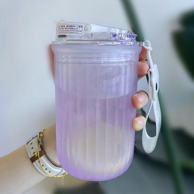 Neuer, mattierter Kaffeebecher mit Farbverlauf für den Außenbereich, tragbarer Becher für Männer und Frauen mit Tee-Ei, Plastikstrohhalm, Wasserbecher