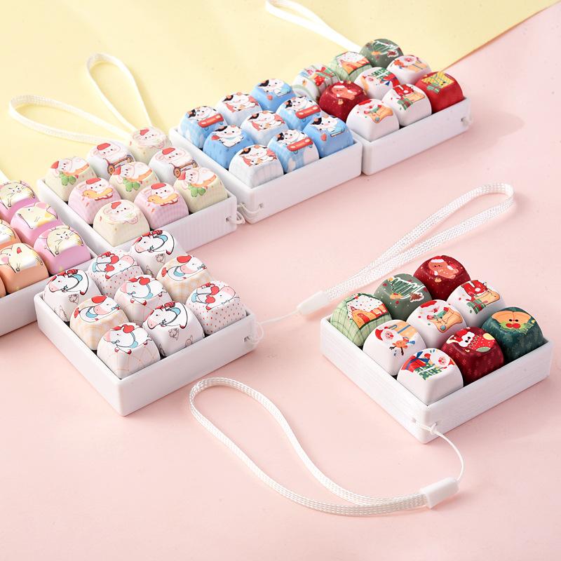 Fun Christmas Animal 9-Key Keyboard Stress Relief Toy Fidget Pendant Portable Bag Decor for Killing Time Waiting In Lines