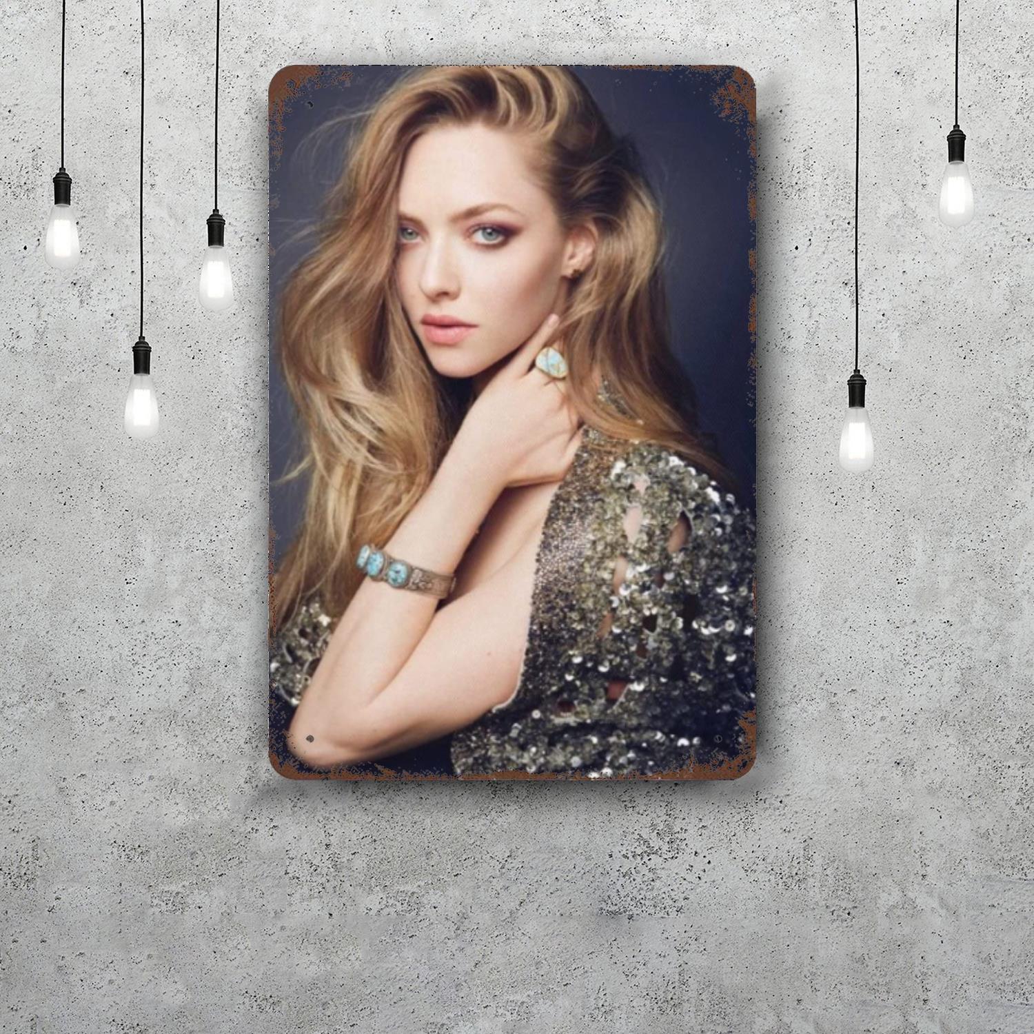 

amanda seyfried Metal Signs wall decor Vintage Tin Signs Captain Metal Poster Decor for Bar Pub Club Wall Decoration 20x30cm（7.8x11.8inch）