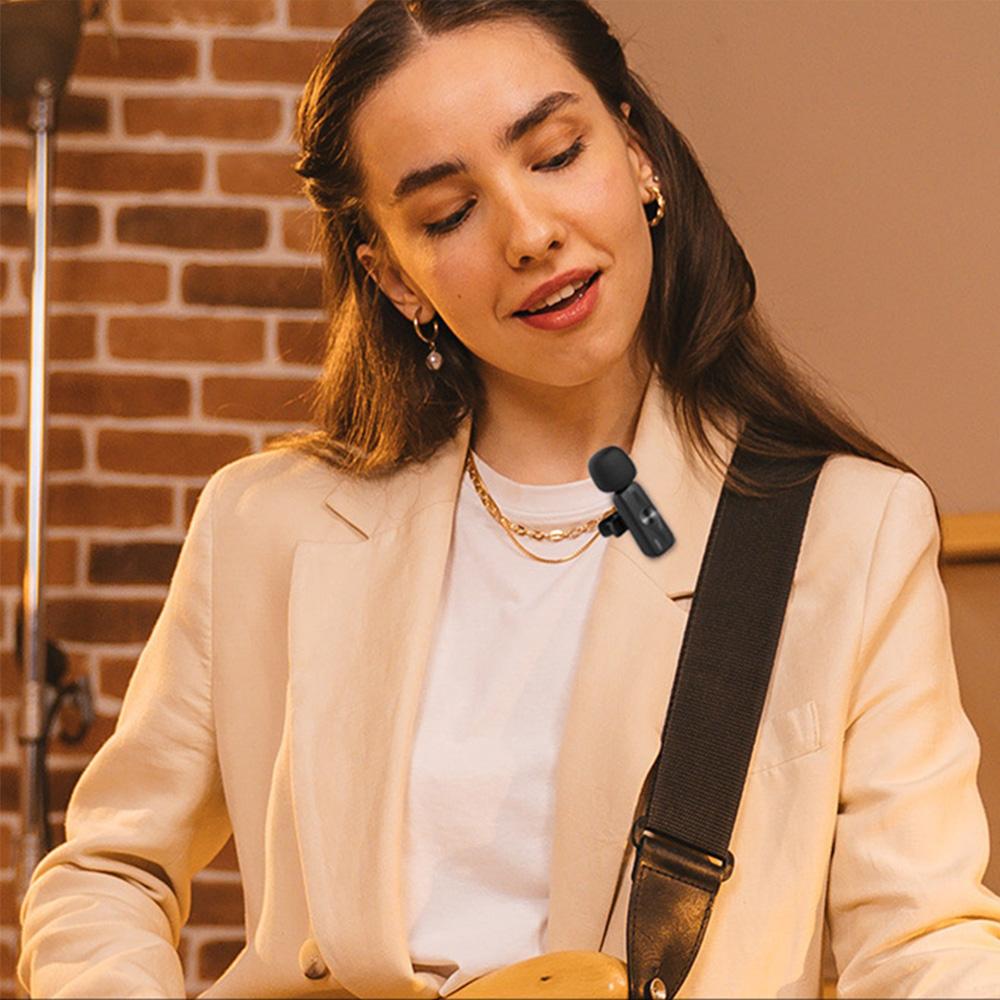 Vezeték nélküli csíptetős mikrofonrendszer Dupla mikrofon Zajcsökkentés Beépített DSP chip 2,4 GHz