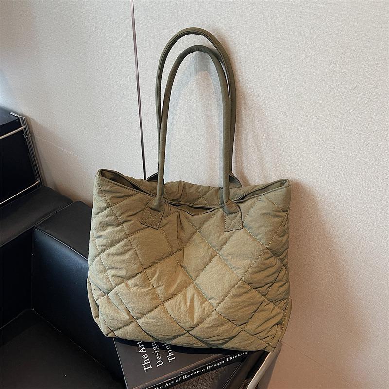 Rhombus Cotton Clothing Bag Women's New Autumn and Winter Casual Large-capacity Commuter Tote Bag Fashionable Shoulder Bag