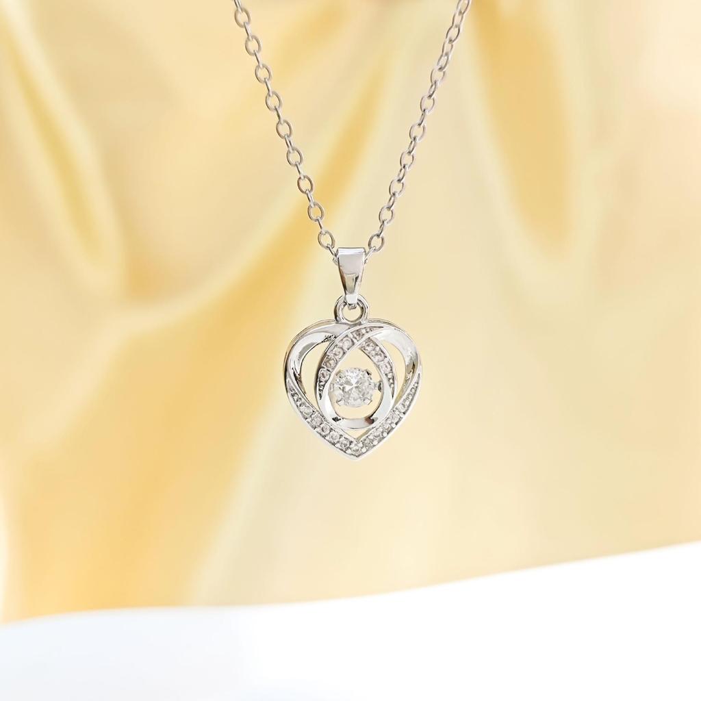 Heart-Shaped Clavicle Necklace: Elegant and Lively Valentine's Day Gift