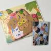 PLACA (Fechado) Tapete Colaborativo Card de Flores Ruggie Jitter Poka