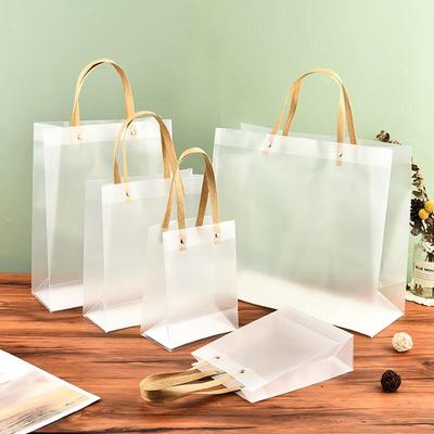 Pakowanie prezentów – Torby i papier do pakowania
