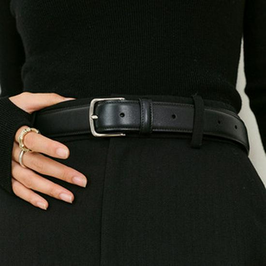 Women's Exquisite Style Genuine Leather Belt with French Gold Buckle – Versatile and Luxurious.