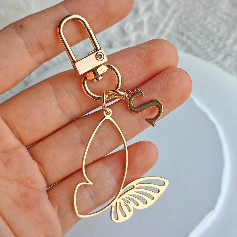 1PC Alphabet Luxury A-Z Fashionable Keychain Vintage Alloy Artistic Gold Hollow Butterfly Elegant