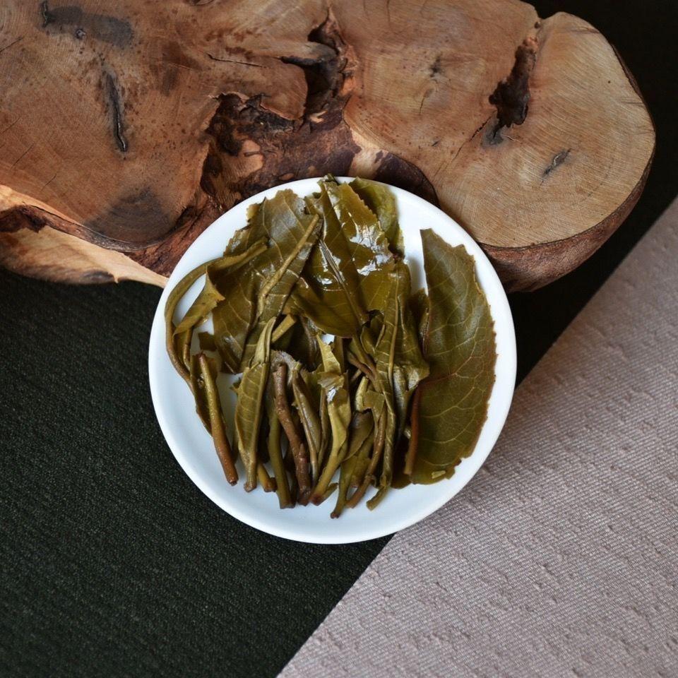 2011 MENGKU Rongshi Mu Ye Chun Pu'er Tea Early Spring Pu-erh Tea Cake 400g Raw