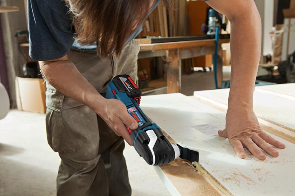 Bosch Professional 18V Cordless and 1 Carrying Case Multi-Tool (Cut Sewn) (6.0Ah Piece, Charger, Included) GMF18V-28