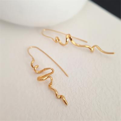 Minimalist Style Golden Color Irregular Line Earrings with A Sense of Design Fashionable Ear Jewelry For Women Daily Glam
