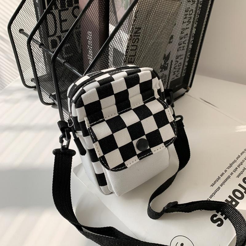 

Men Sports Messenger Bag Adjustable Strap Daily Commute Travel Essential Mini Checkered Square Design With Front Pocket чёрный