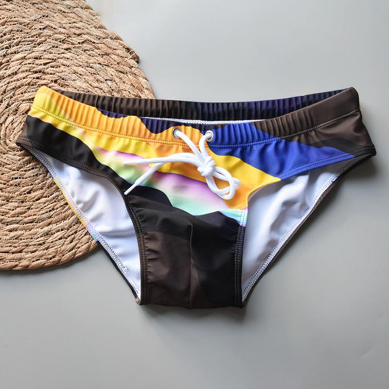 Men's Sexy Low-Waist Swim Trunks Printed Color-Block Japanese-Style Bikini Swim Briefs Drawstring Beach & Hot Spring Swimwear