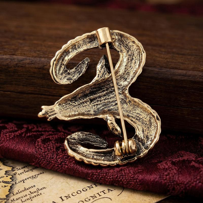 1Pc Vintage Metal Goat Head Brooch Classic Design Unisex Animal Lapel Pin for Holiday Wear Souvenir Gift Accessory