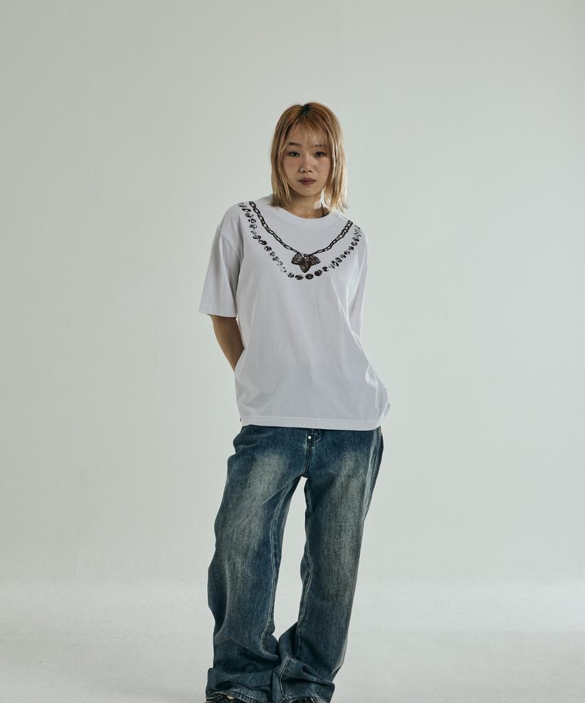 VONVAT Necklace Graphic Crop Short Sleeve Tee (White)