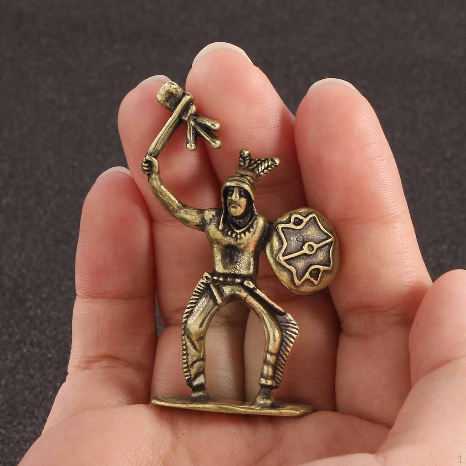 Маленькая латунная статуэтка, настольная фигурка, центральный элемент стола, скульптура, миниатюрная фигурка для семьи, друзей with Shield