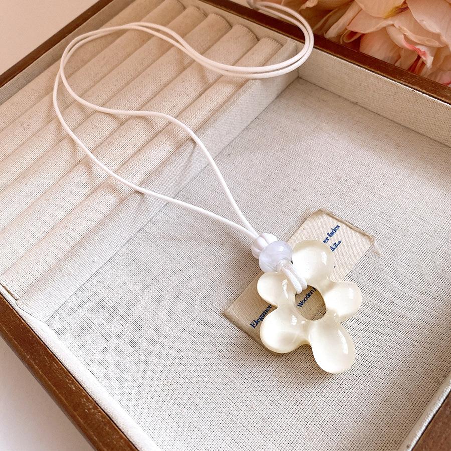 Cord Resin Flower Pendant Necklace Clavicle Chain Women Jewelry