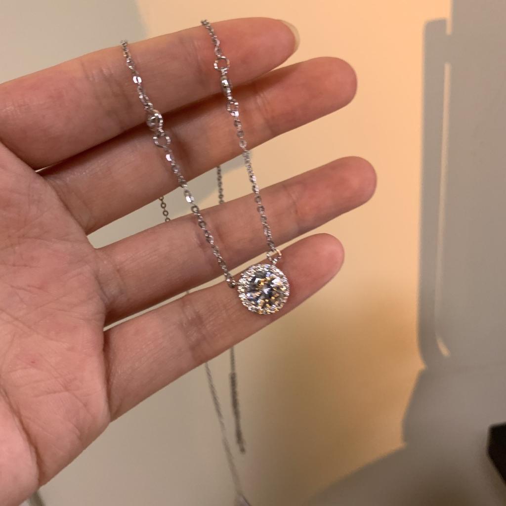 High-end Super Flash Zircon Titanium Steel Necklace Women's Versatile Niche Temperament Silver Collarbone Chain Internet Celebrity New Accessories