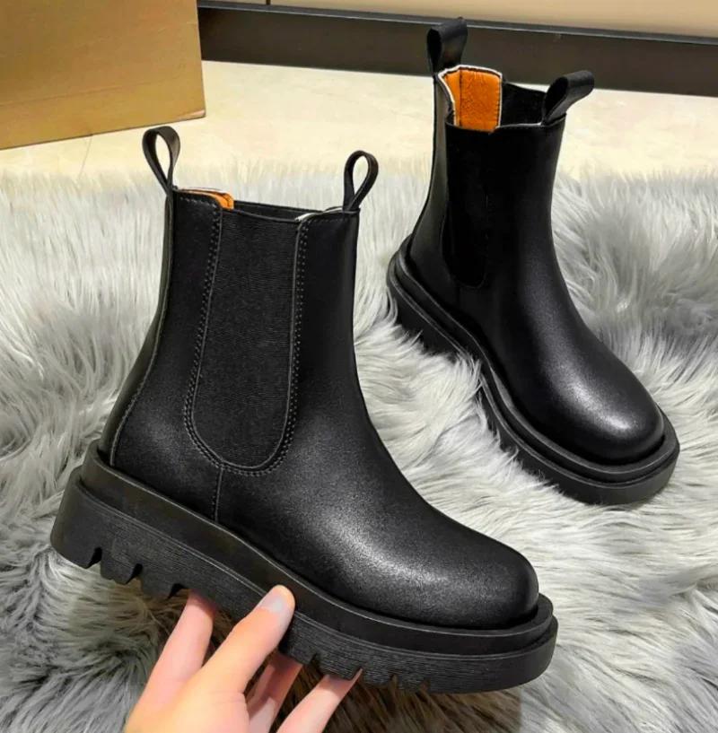 Módní dámské boty Horké luxusní Chelsea boty se silnou podrážkou Dámské ploché ležérní boty Vysoce kvalitní módní obuv pro ženy Zapatos De Mujer