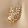 Elegant Pearl Brooch - High-End Minimalist Clothing Accessory