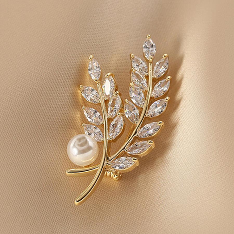 Elegant Pearl Brooch - High-End Minimalist Clothing Accessory