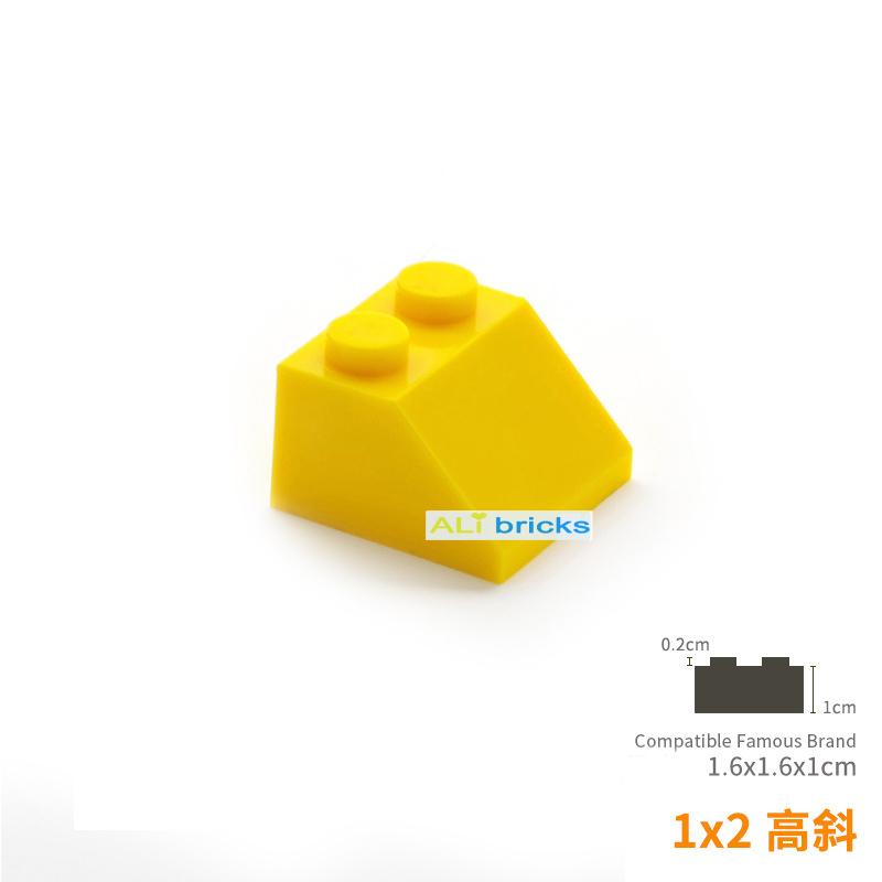 100pcs DIY Building Blocks Thick Figure Bricks Slope 2x2 Educational Creative Size Compatible With Plastic Toys for Children