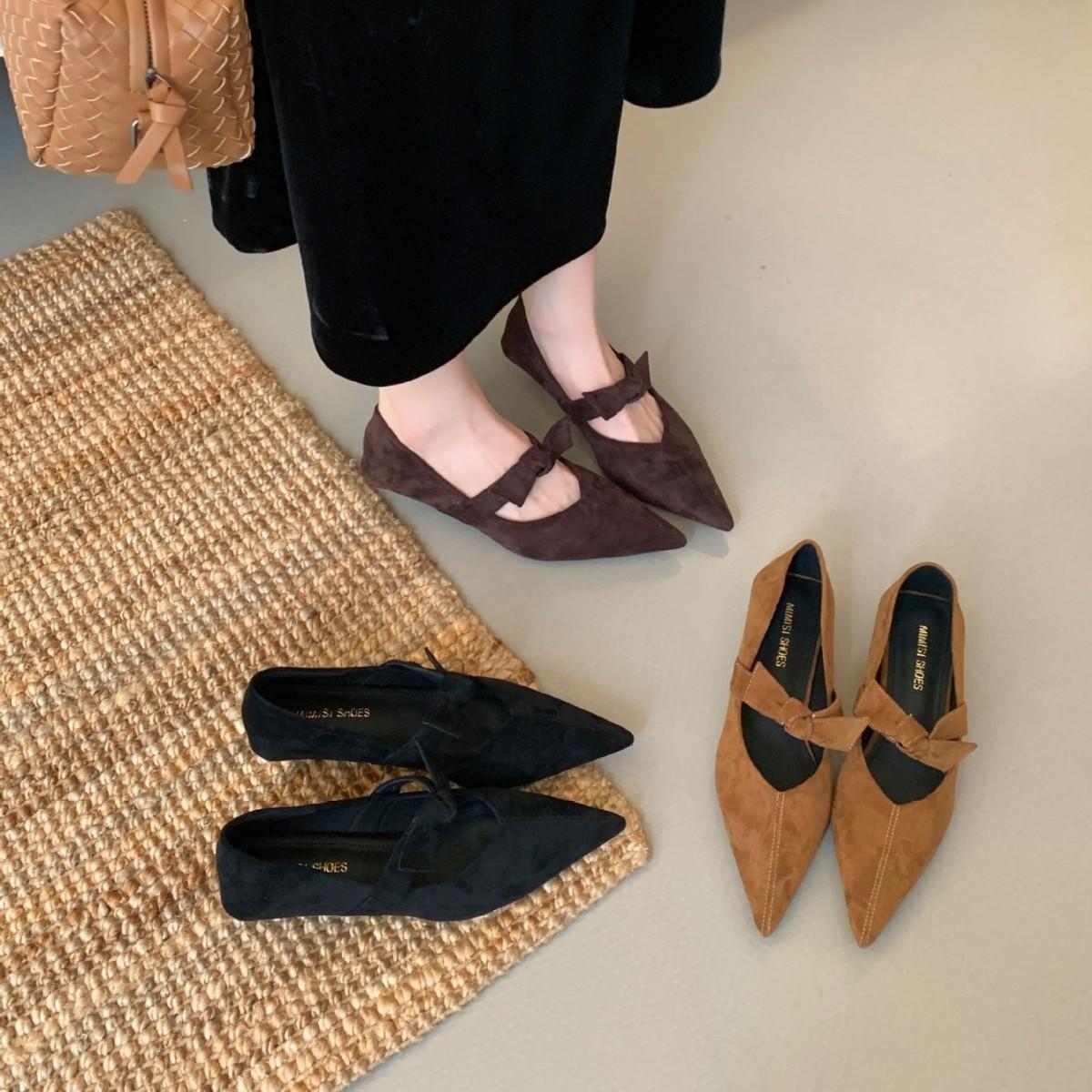 

2025 autumn new suede plain bow short thick heel versatile pointed head soft sole Doudou women s single shoes 35