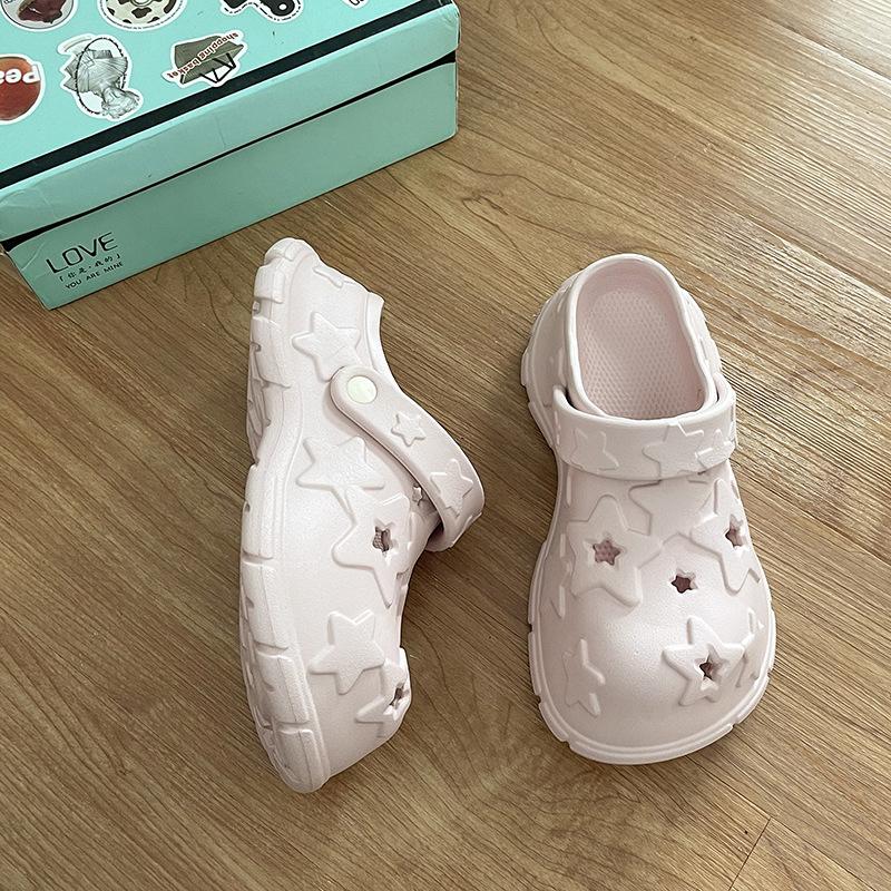 Gypsy star niche hole shoes women's 2025 spring and summer outer wear Korean version of beautiful stepping on shit feeling thick-soled beach bag he
