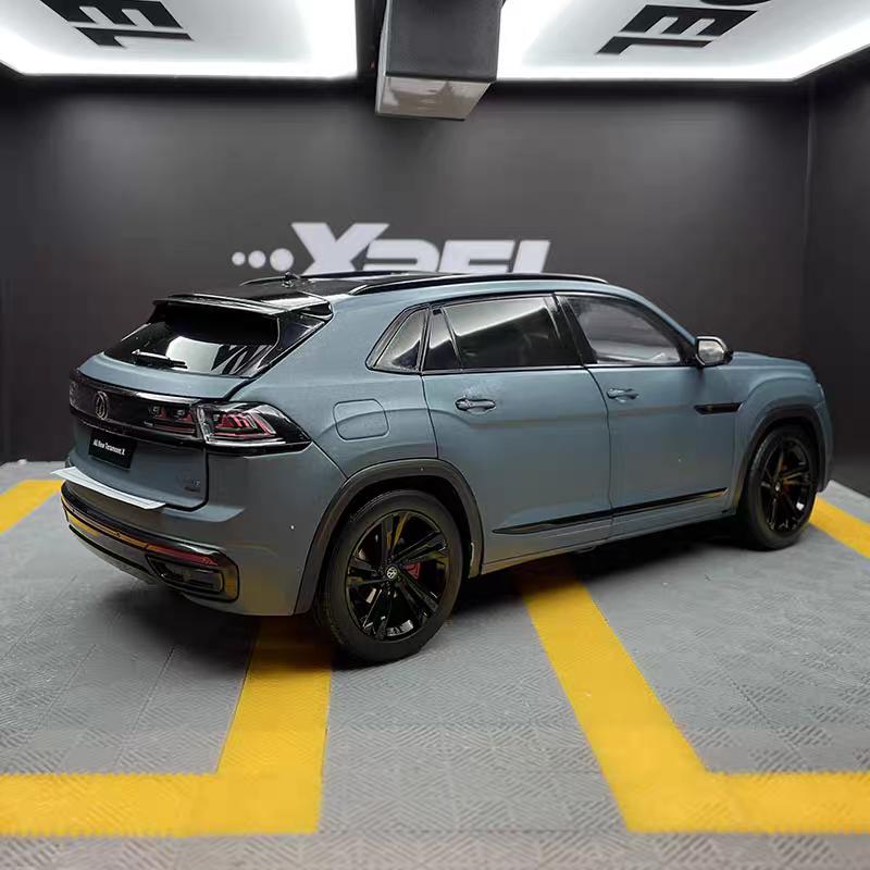 W241:18 Volkswagens Teramont X SUV Alloy Car Model Diecast Metal Vehicles Car Model Simulation Collection Childrens Gift Decoration